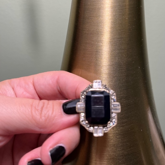 Chloe+Isabel Jardins du Trocadero Cocktail Ring - Picture 4 of 5